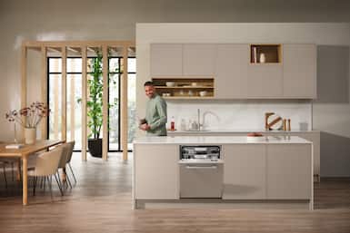 MIELE Built In Dishwasher, Auto Open Drying,  3D MultiFlex tray, Comfort Close, AutoDos with PowerDisk, QuickPowerWash, G7180 SCVi, White
