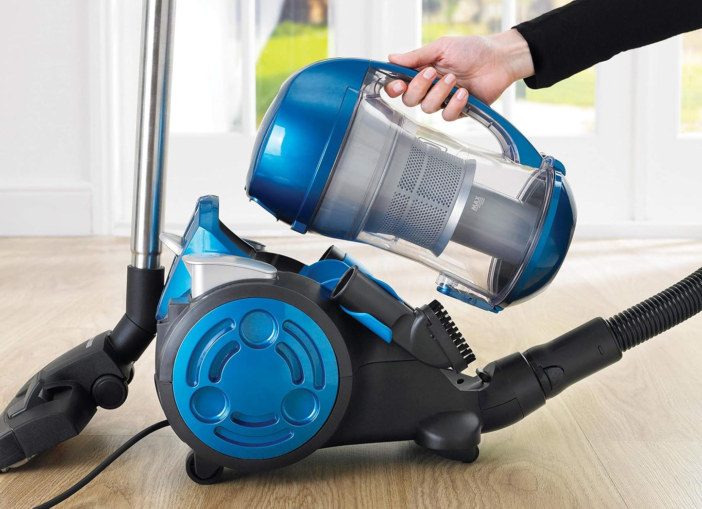 BLACK+DECKER VM2825-B5 Cyclonic Bagless Vacuum Cleaner 2000W