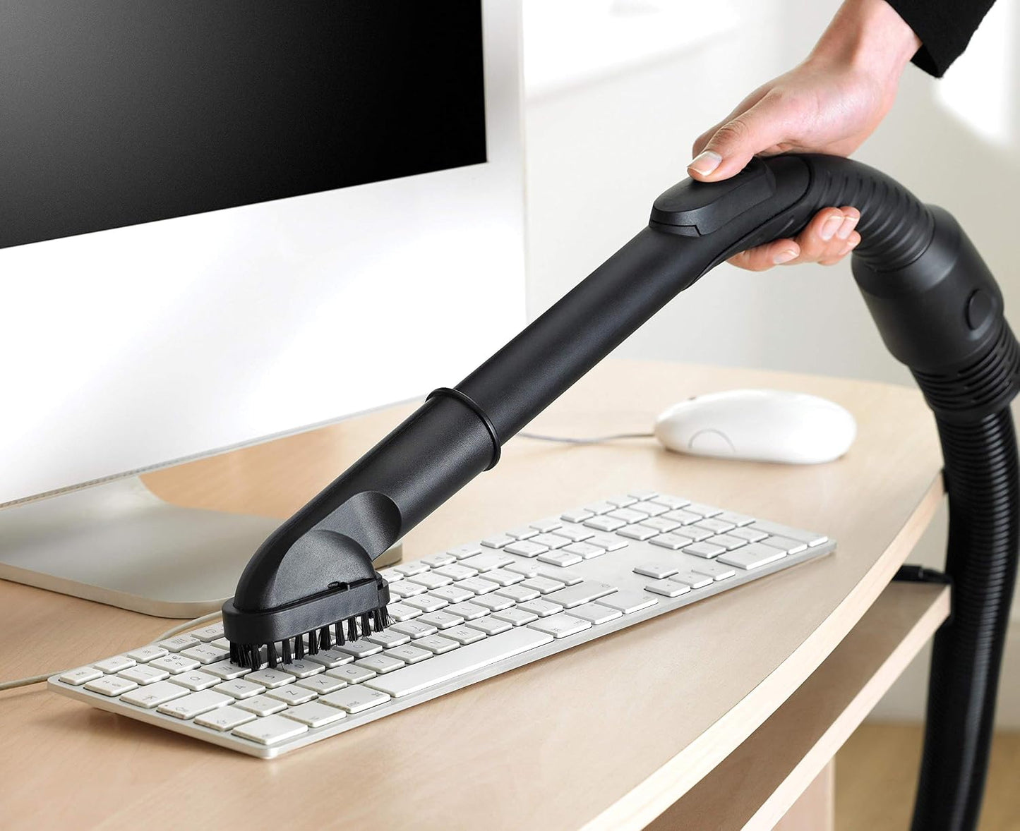 BLACK+DECKER VM2825-B5 Cyclonic Bagless Vacuum Cleaner 2000W