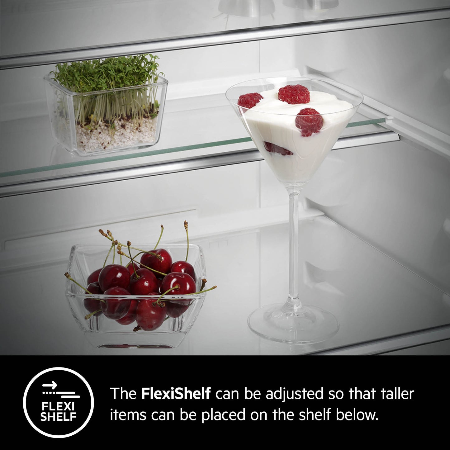 AEG Built-in Refrigerator 240 Litre, No-Frost, inverter Compressor, Tempered glass, Digital Control, White, SCE81816TC