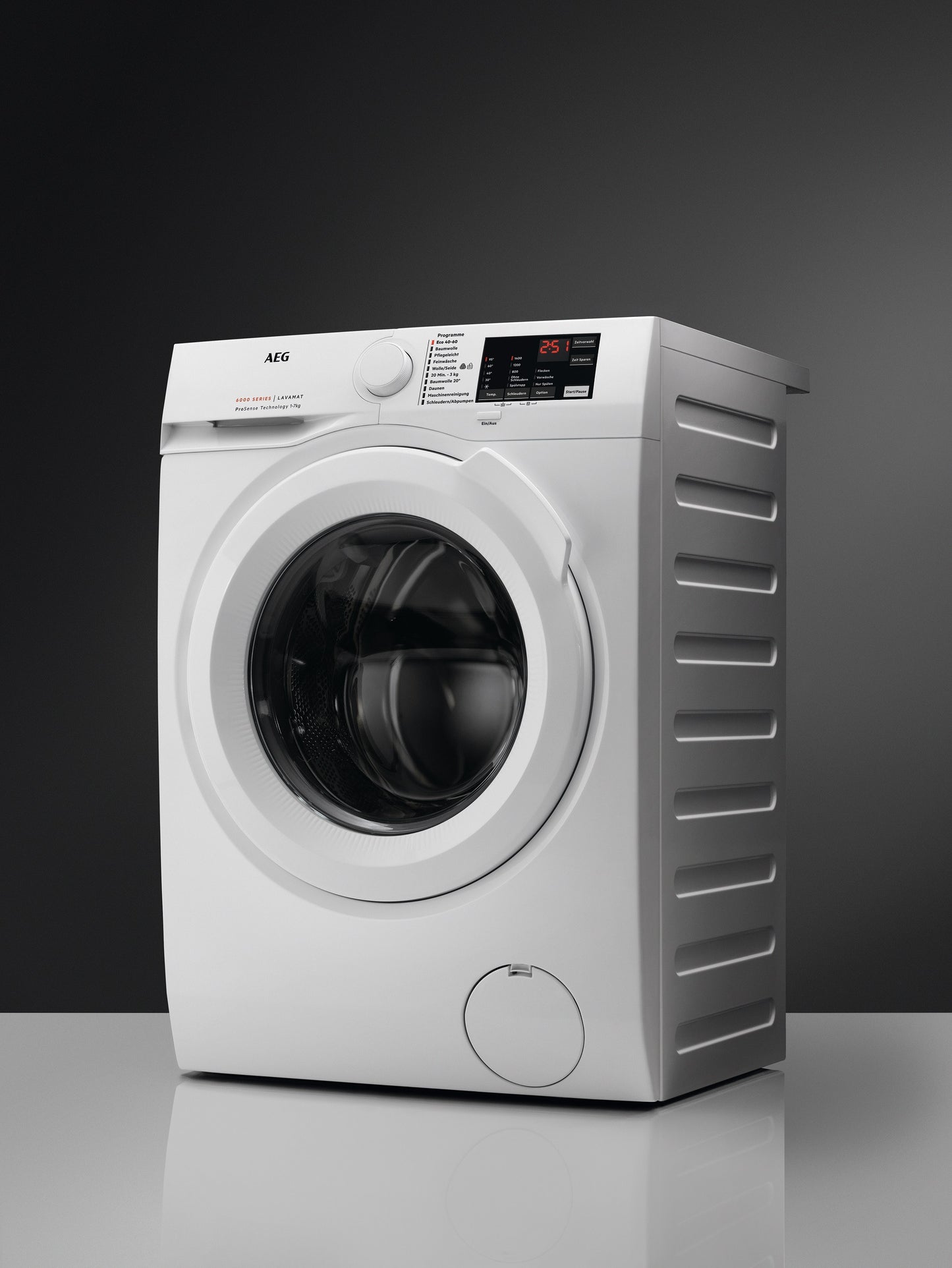 AEG Standalone Frontload Washer 7 Kg, Free standing, Prosense technology, Stain Removal, Eco Wash, White, LFW6I7261B