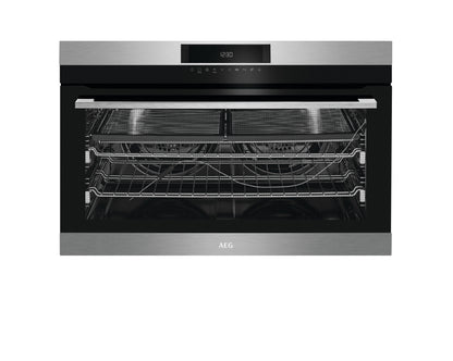 AEG Built-in Electric Oven 90cm, Multilevel-cooking, Steambake, Surroundcook, Black, BEK722910M